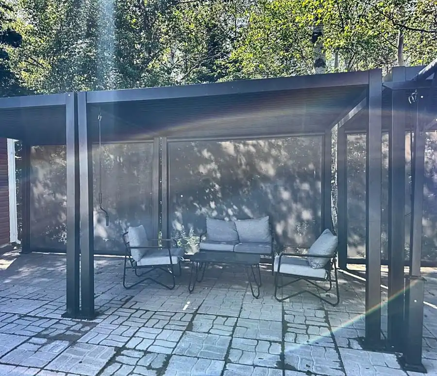 The hot tub at The Home on Bennett